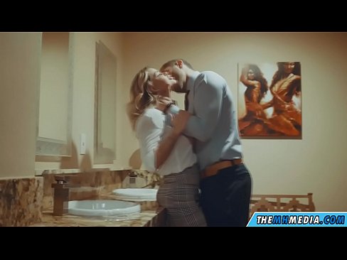 ❤️ Коли грудаста блондинка спокушає вас у громадському туалеті ☑ Шлюхи на uk.pornoklinge.ru ﹏